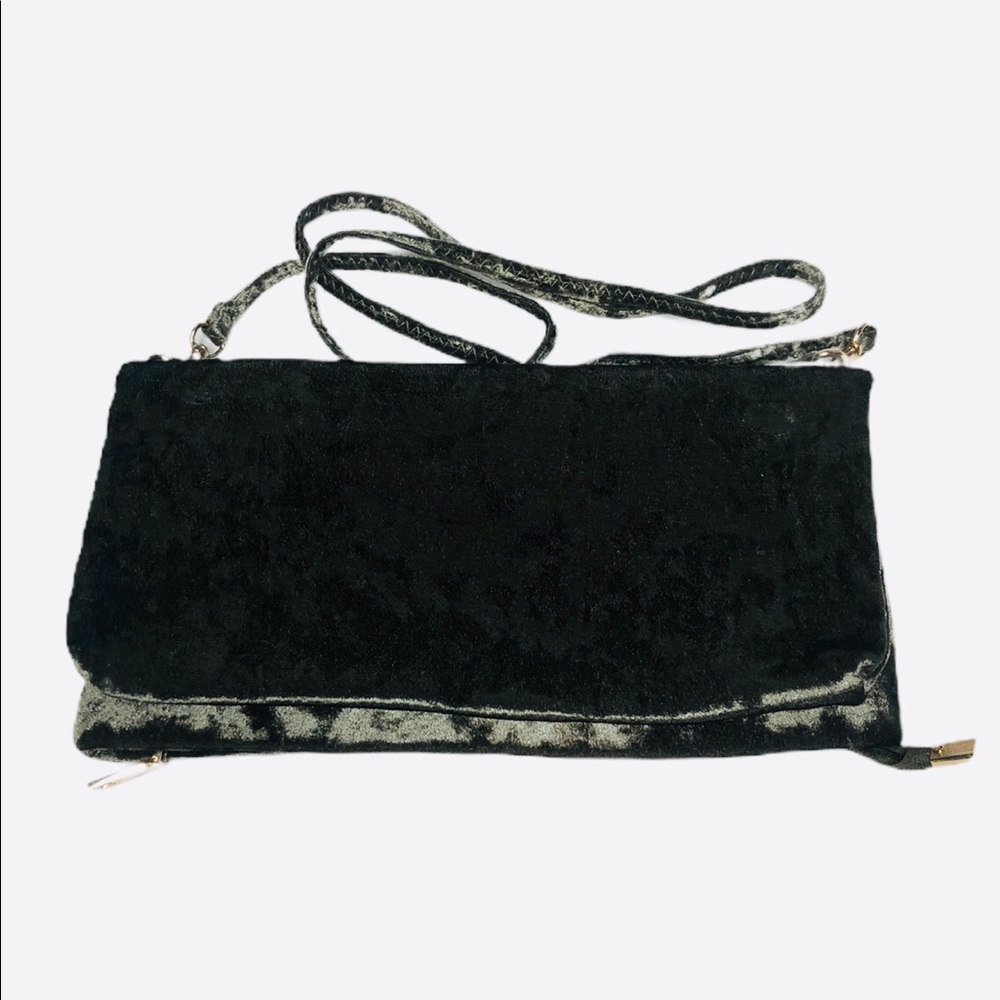 Last Chance….NWOT Lulus Green Velvet Foldover Crossbody/Clutch - Picture 9 of 9